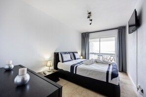 1 slaapkamer, een strijkplank/strijkijzer, wifi, beddengoed