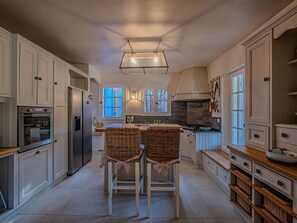 Fridge, microwave, oven, dishwasher - Villa with swimming pool on the Sainte-Maxime Golf Course (STE MAXIME)