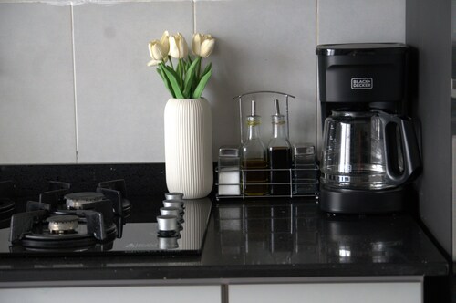 Boni House - Family Stay w/Pool & 3 AC in Marseille
