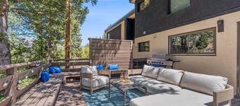 Modern Creekside Townhome in Aspen Highlands, Near Shuttle to Maroon Bells, Large Patio, Grill & FP