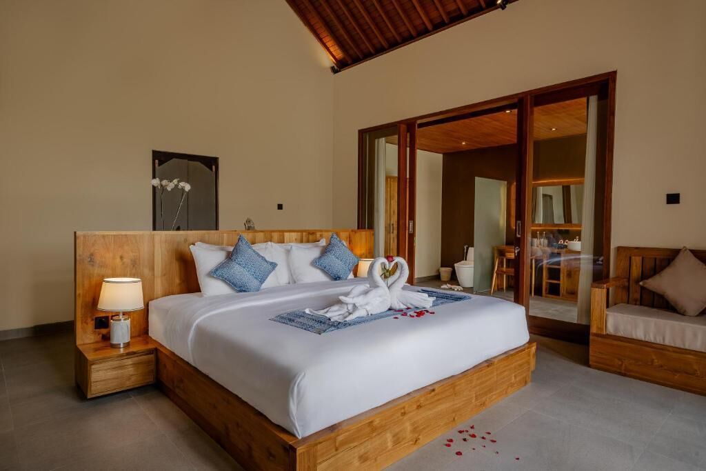 Caja de seguridad en la habitación y escritorio 