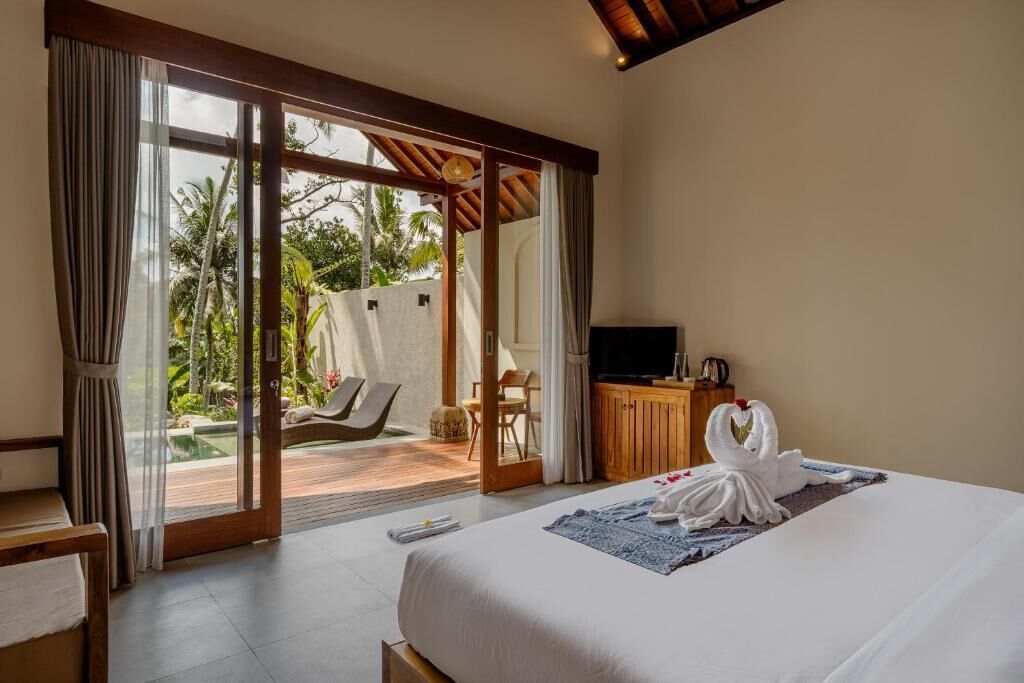 Caja de seguridad en la habitación y escritorio 