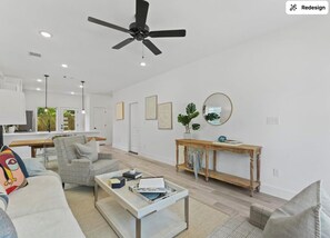 Living area - Spacious Modern Home w/ Smart Entry (Houston)
