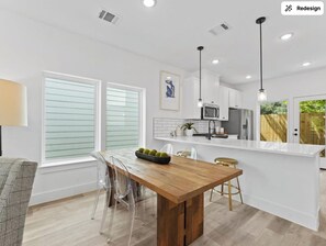 Dining - Spacious Modern Home w/ Smart Entry (Houston)