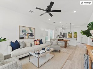 Living area - Spacious Modern Home w/ Smart Entry (Houston)