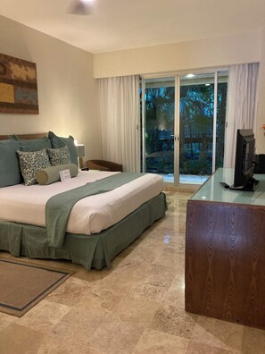 Strykjärn/strykbräda, wi-fi och sängkläder