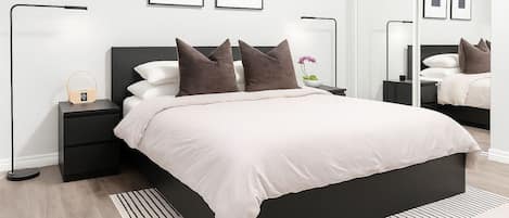 1 habitación, tabla de planchar con plancha, wifi gratis y ropa de cama