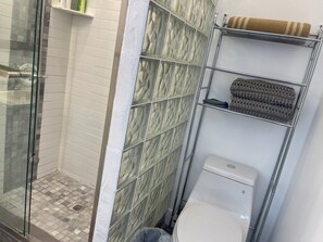 Shower, towels, soap, toilet paper - S2, Queen Villege quiet 1 bedroom 1 bathroom, share kitchen (Philadelphia)