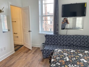Iron/ironing board, WiFi, bed sheets - S2, Queen Villege quiet 1 bedroom 1 bathroom, share kitchen (Philadelphia)