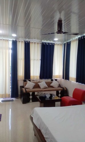 Deluxe Room | Rollaway beds, free WiFi, bed sheets - PHS KASAULI HILLS (Krishangarh)