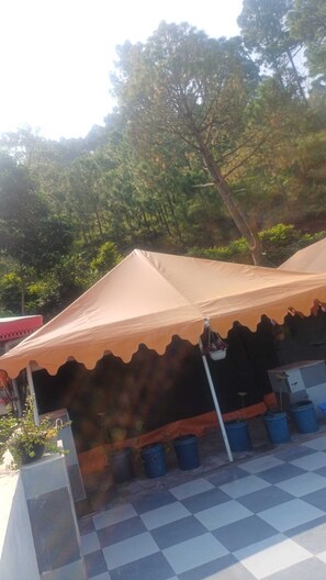 Tent, Mountain View | Rollaway beds, free WiFi, bed sheets - PHS KASAULI HILLS (Krishangarh)
