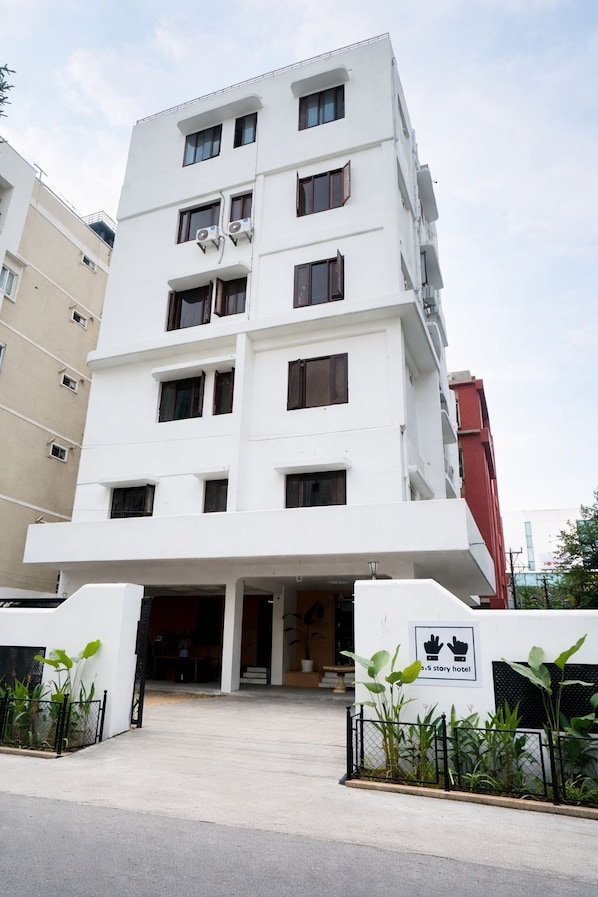 Exterior - The 5 Story (Hyderabad)