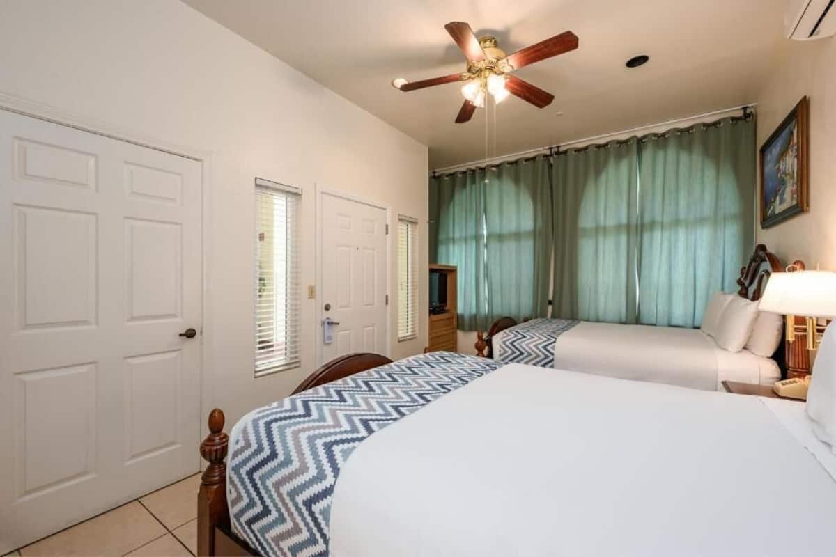 Kamar Quadruple, Bebas Asap Rokok