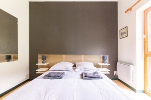 Iron/ironing board, WiFi, bed sheets - Le gite à Géo – Charming Renovated House with Space, Authenticity, and Nature (Thoiry)