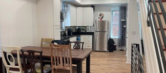 S3, Queen Villege, quiet 1 bedroom 1 bathroom, share kitchen