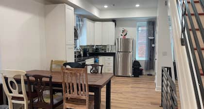 S3, Queen Villege, quiet 1 bedroom 1 bathroom, share kitchen