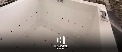 Minibar, in-room safe, desk, laptop workspace