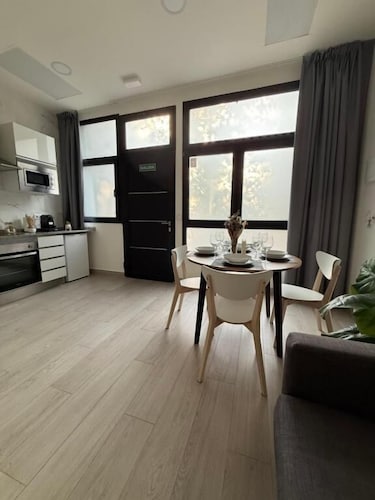 APARTAMENTOS CIUDAD DE LAS ARTES 