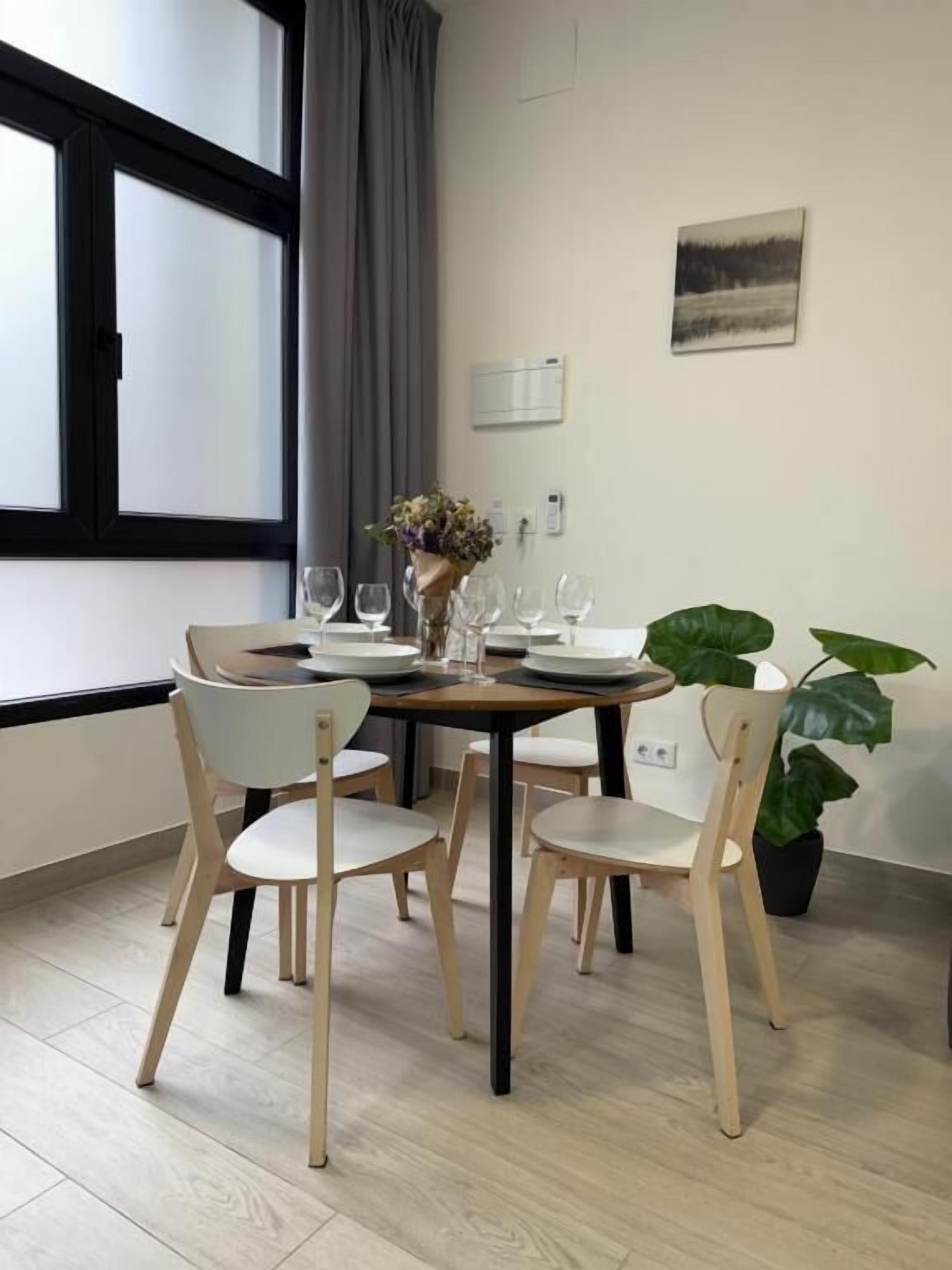 Apartment, City View | Dining