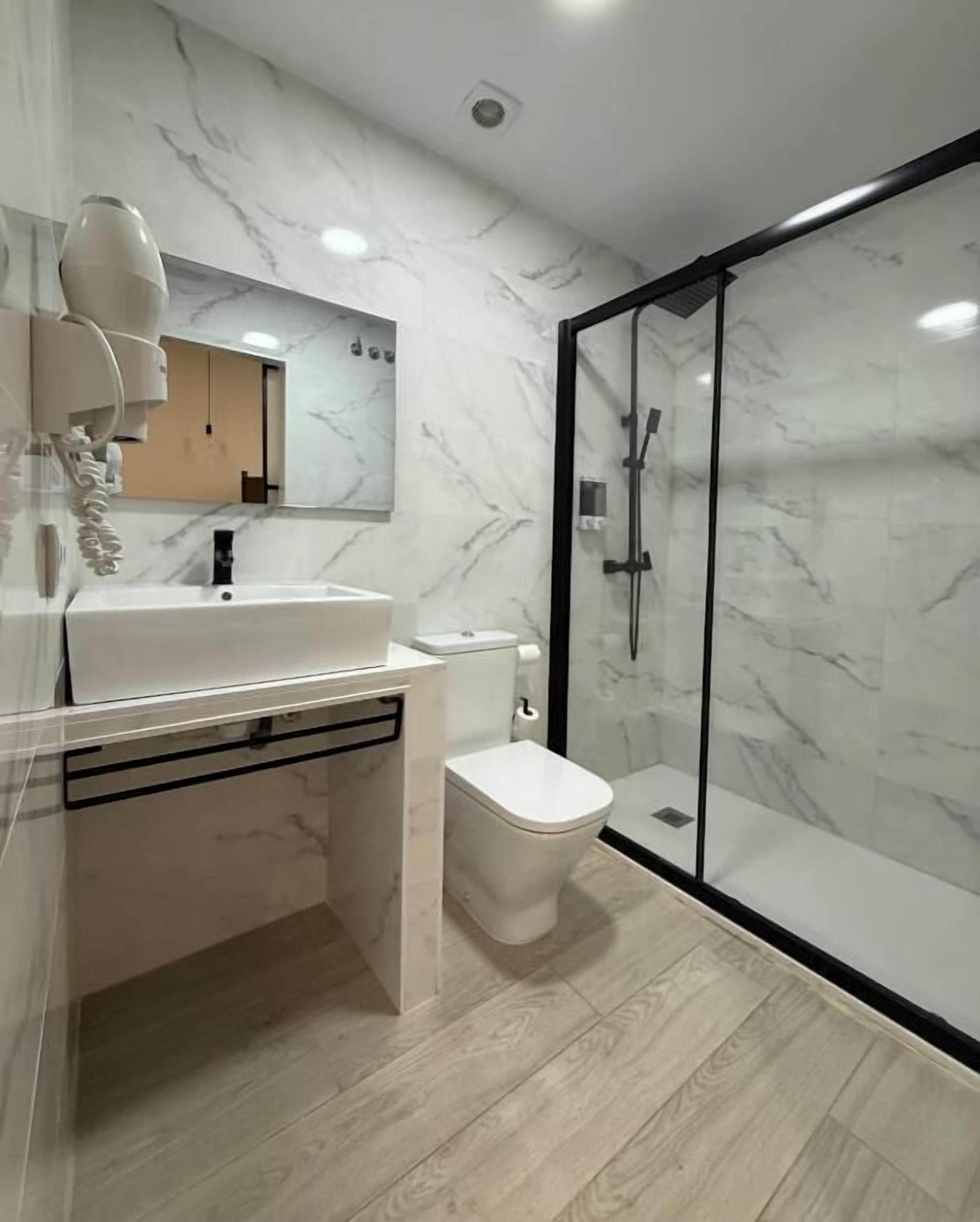 Apartment, City View | Bathroom