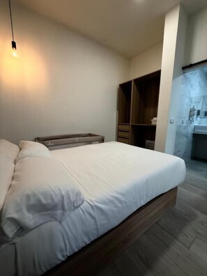 Apartment, City View | Blackout drapes, soundproofing, iron/ironing board, free WiFi - APARTAMENTOS CIUDAD DE LAS ARTES  (València)