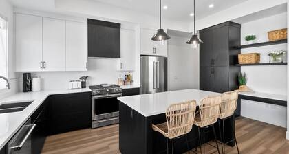 Tranquil Getaway w Scenic Views Cozy Comfort