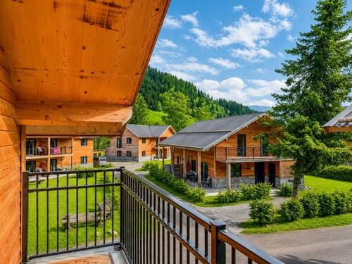 Premium chalet with sauna on an alpine lake