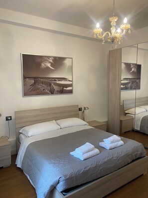 Iron/ironing board, WiFi, bed sheets - SMN Family Apartments - In front of SMN Station up to 10 guests (Firenze)