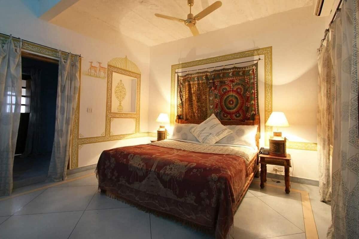 Superior Double Room | Laptop workspace, free WiFi