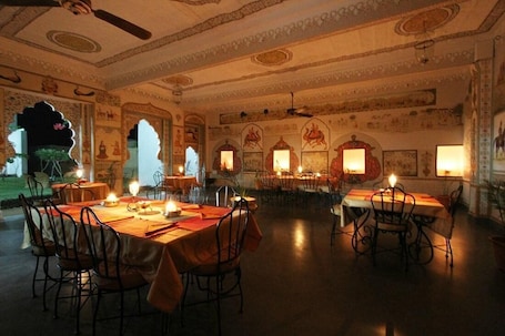 Dining. Barsingha Villa