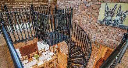 The Threshing Barn - UKC8847