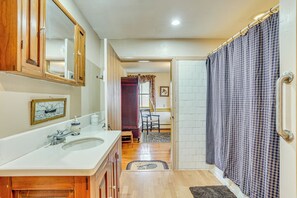 Hair dryer, towels