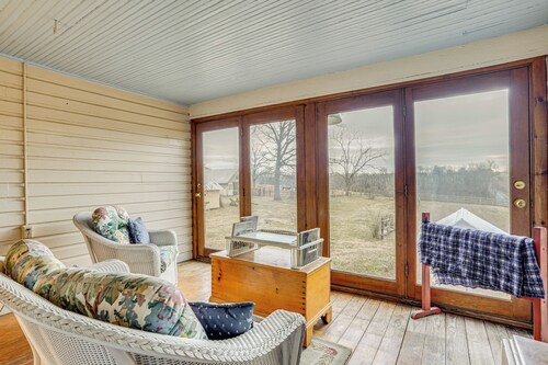 Rural & Historic Detour Escape w/ Horses On-Site!