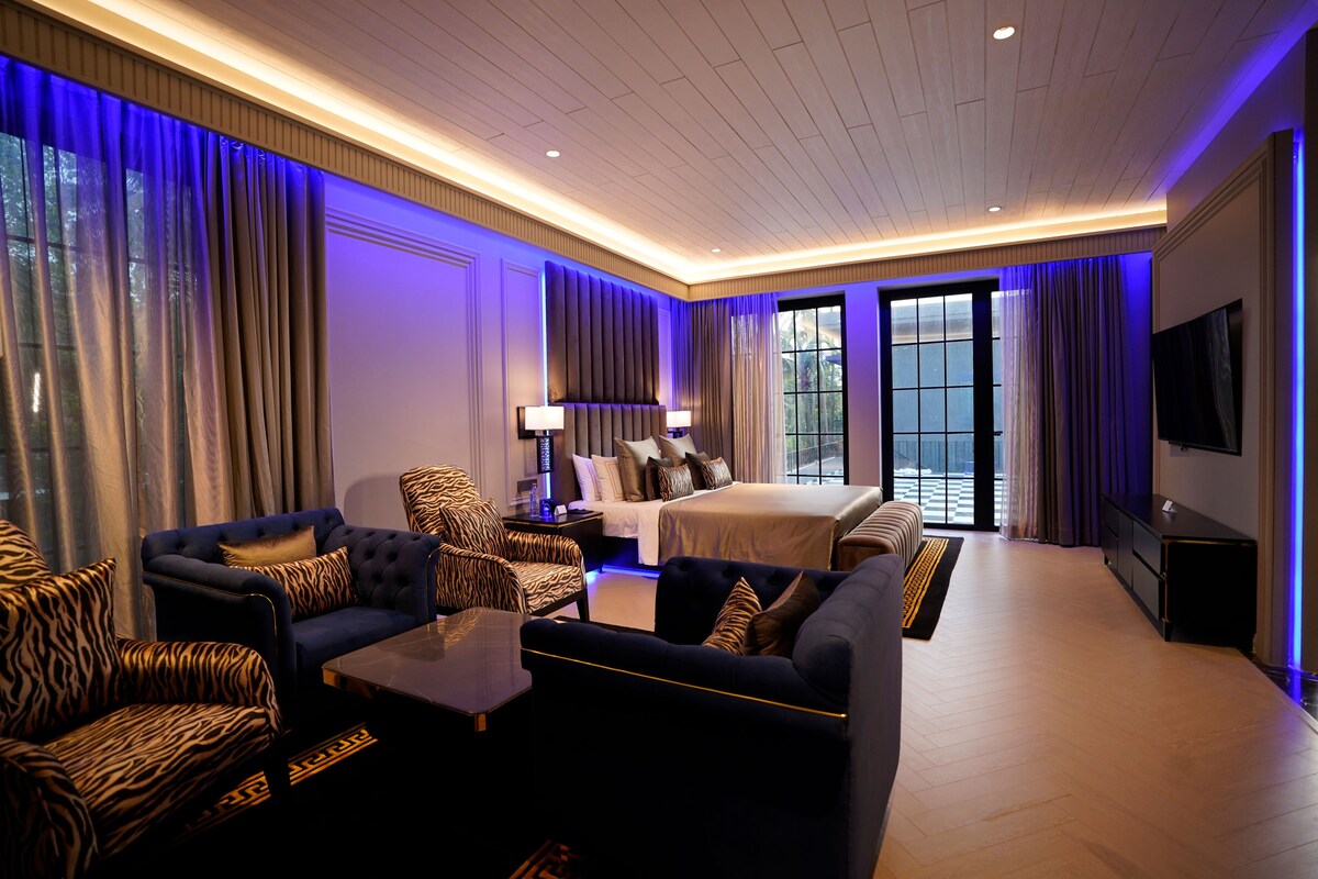 Royal Double Room Single Use, Non Smoking, Terrace | Minibar, desk, WiFi (free), bed sheets