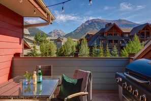 Outdoor dining - Lovely 2BR Canmore Condo with Heated Pool & Hot Tub! (Canmore)