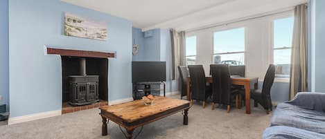Living room/dining room | The Garden Apartment, Peel