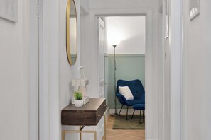 Interior - The Barony Fox | Prime Central Edinburgh Location, Walk to Attractions & Dining (Edinburgh)