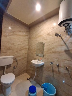 Deluxe Shared Dormitory | Free WiFi - Viraj Homestay (Varanasi)