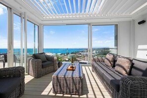 Interior - Seaview on Findlay - A breathtaking Coastal Sanctuary (New Plymouth)