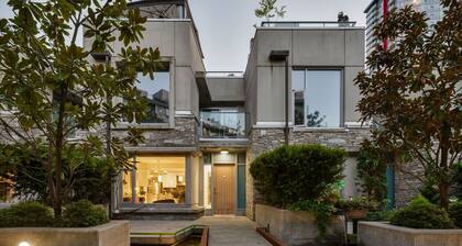 Downtown 3B/2.5B Private-Entry Urban Townhome