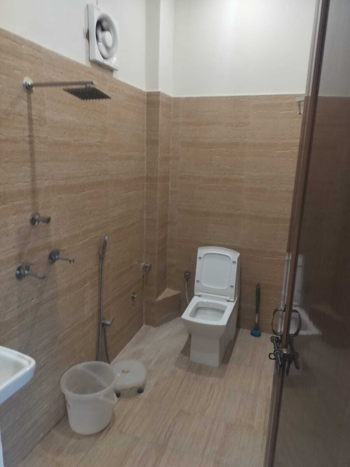 Shower, free toiletries, towels, soap