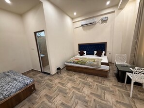 Driepersoonskamer | Extra bedden (toeslag), gratis wifi, beddengoed