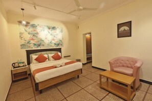 Deluxe Double Room - SUN STAYZ INN (Chennai)
