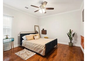 2 bedrooms, iron/ironing board, WiFi, bed sheets - Fantastic 2-bedroom townhome with in New Orleans (New Orleans)