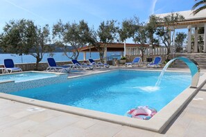 Pool - Charming Apartment in Stara Novalja (Stara Novalja)
