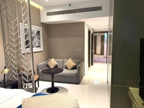 WiFi - Studio with Canal View | Damac Maison Business Bay (Dubai)