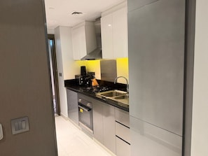 Private kitchen - Studio with Canal View | Damac Maison Business Bay (Dubai)