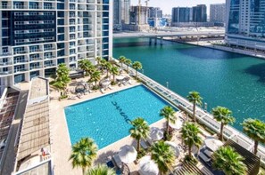 Pool - Studio with Canal View | Damac Maison Business Bay (Dubai)