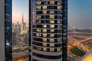 Exterior - 1BR with Burj Khalifa View in Paramount Hotel (Dubai)