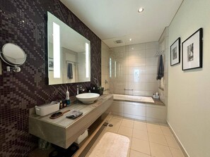 Hair dryer - 1BR with Burj Khalifa View in Paramount Hotel (Dubai)